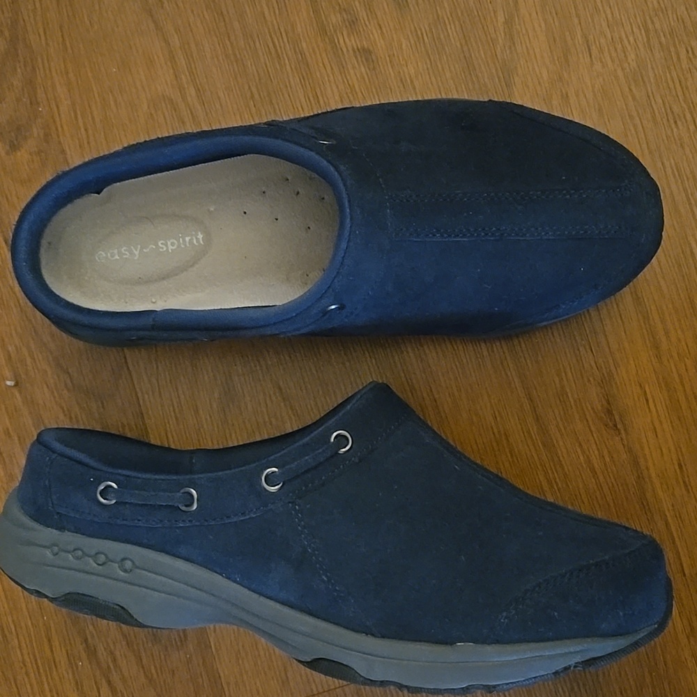 Easy Spirit TRAVELPORT Navy Blue Suede Leather Mules Clogs sz 7.5 wide LIKE NEW